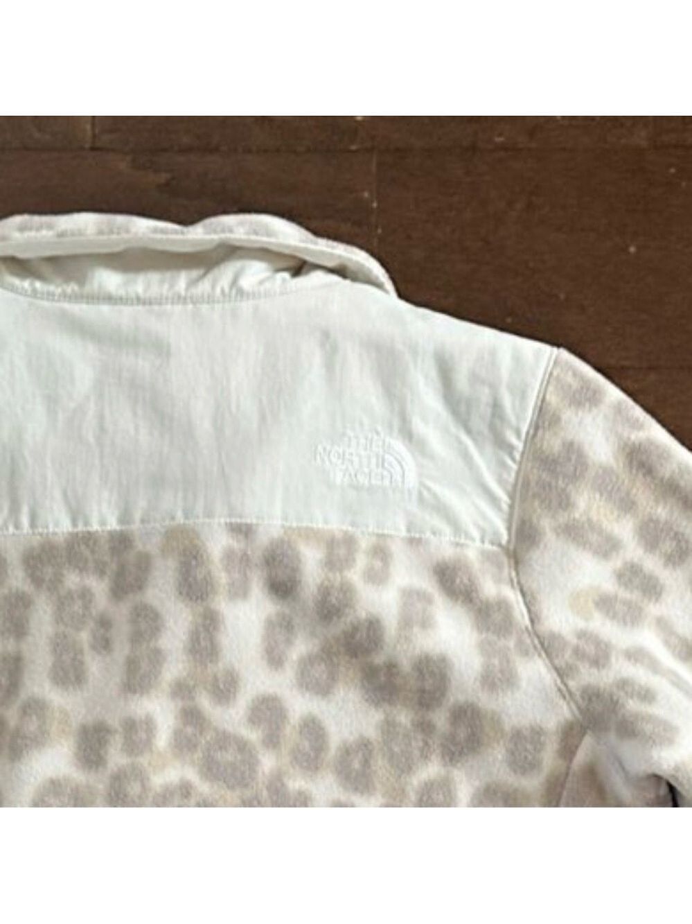 The North Face Leopard Print Denali jacket-size Medium-like new - Picture 5 of 7